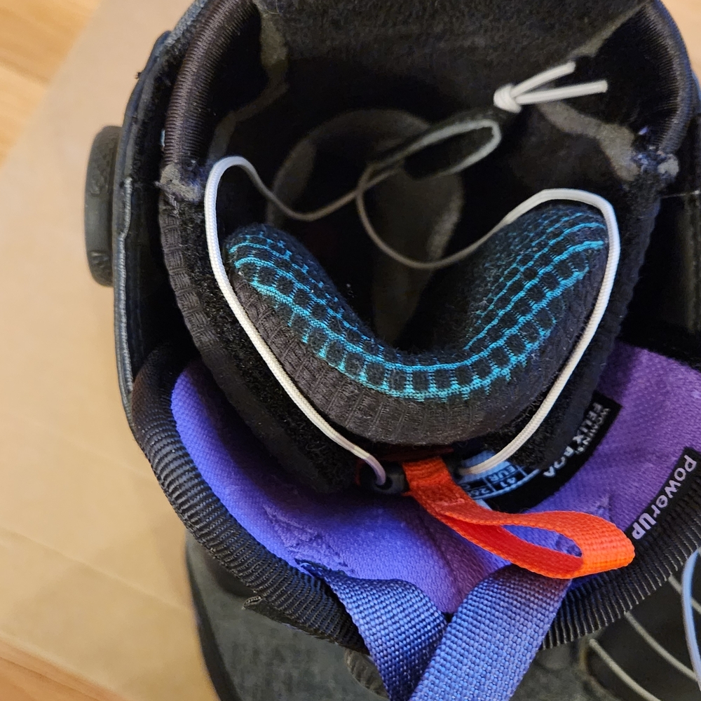 Gray Snowboard Boots with Black Accents - Picture 6 of 7
